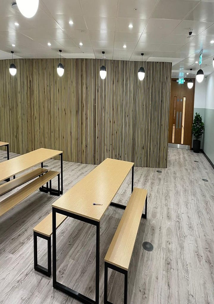 Commercial shops offices London Levic LV