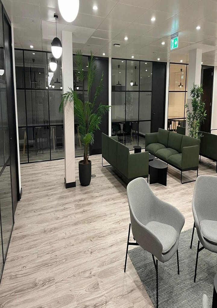 Commercial shops offices London Levic LV